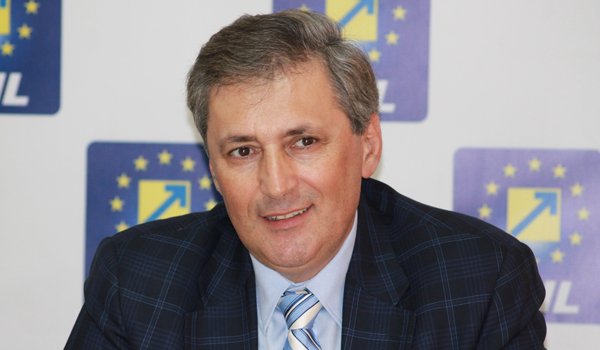 Marcel Vela