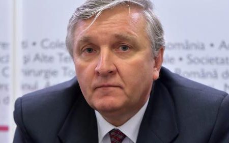 Doctorul Mircea Beuran a fost înregistrat când vorbea despre șpagă, denunțătoarea avea microfoane pe corp