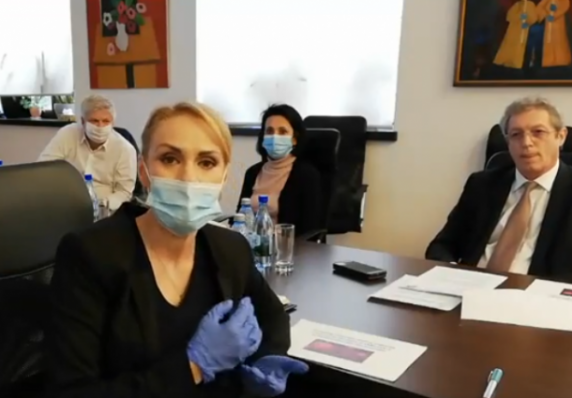 Testarea în masă a bucureștenilor, manevra electorală a Gabrielei Firea cu medicul Adrian Streinu Cercel