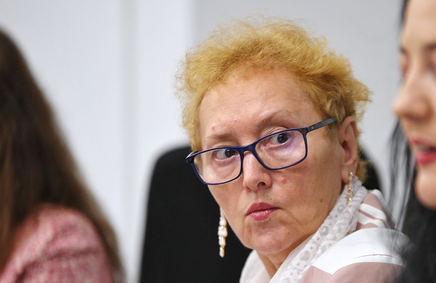 Avocatul Poporului cere decretarea stării de urgență. Renate Weber, apelul către președintele Klaus Iohannis