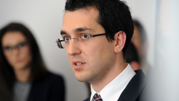 Vlad Voiculescu a recunoscut colaborarea tatălui său cu fosta Securitate