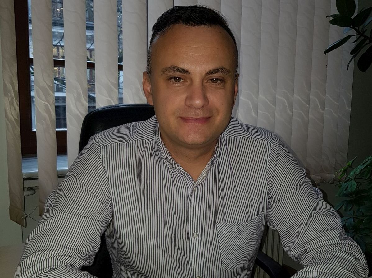 Aglomerația dintre Florii și Paște ar putea genera un val de infectări cu coronavirus. Ce spune infecționistul Adrian Marinescu