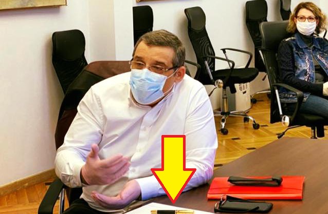 Gabriel Mutu atacă