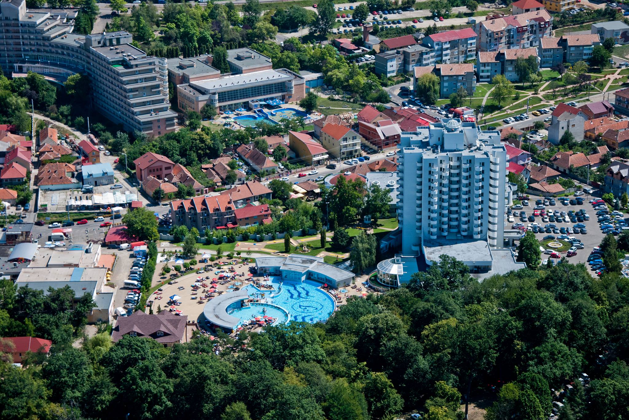 Hoteluri și pensiuni din Bihor, rechiziționate de Guvern pentru transformarea în spații de carantină