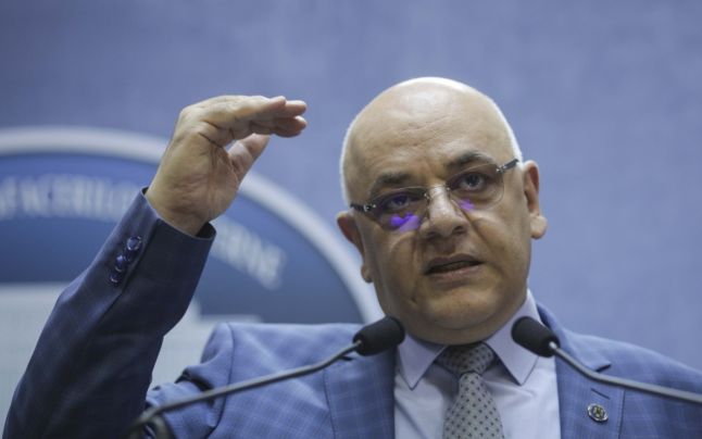 Distanțarea socială trebuie menținută. ”Mai avem un pic până trecem hopul” spune Raed Arafat