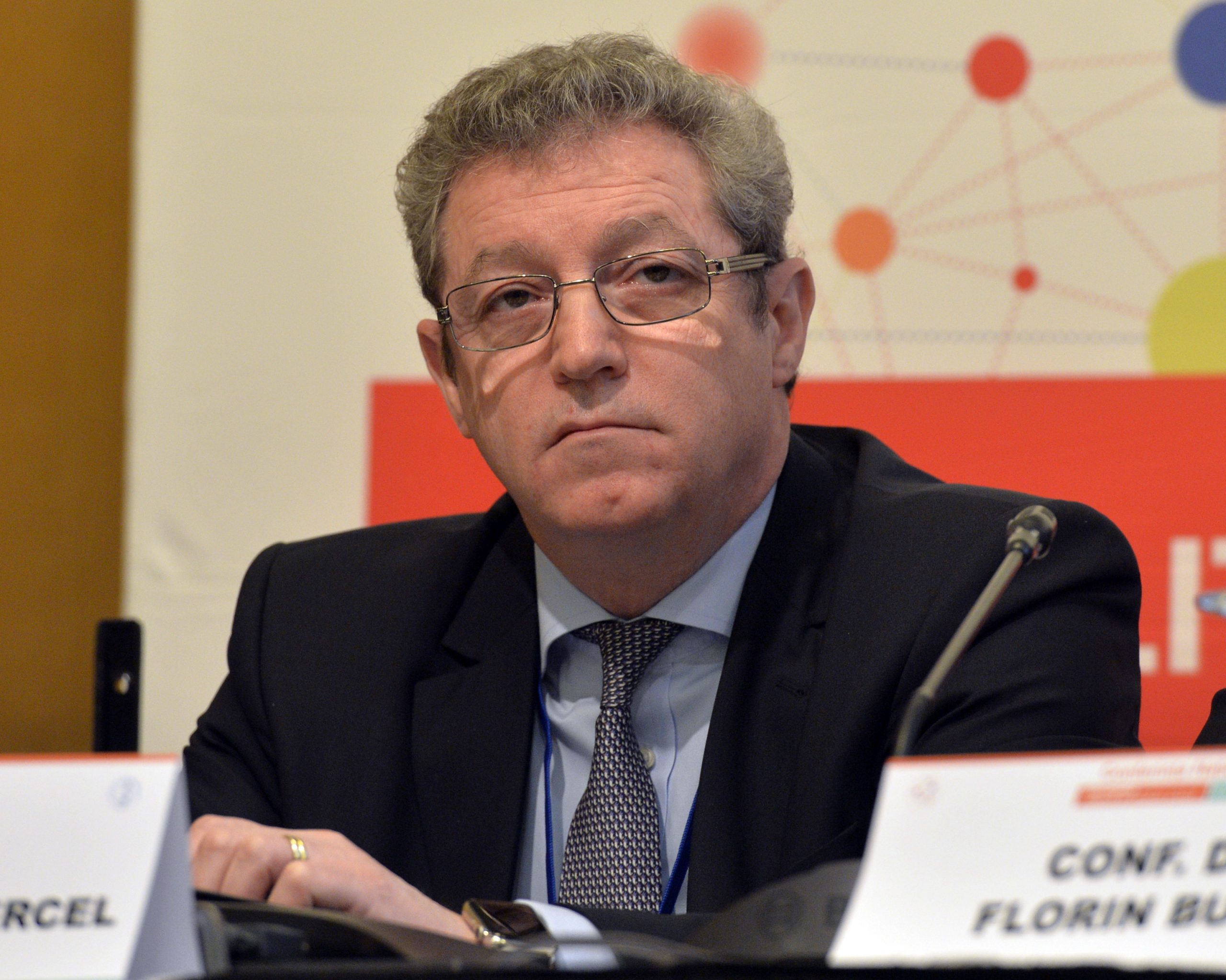 Adrian Streinu Cercel susține că propunerile sale au fost interpretate „eronat și tendențios”. Planul de izolare al bătrânilor i-a adus demiterea