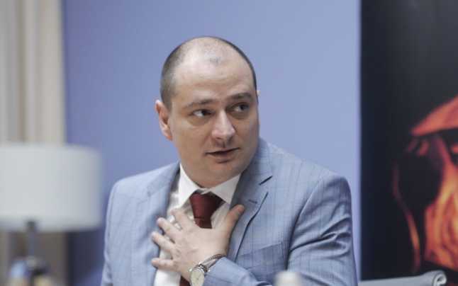 Daniel Băluță a făcut show cu mașinuțe și trotinete. Campanie electorală pentru primarul sectorului 4 la redeschiderea parcurilor