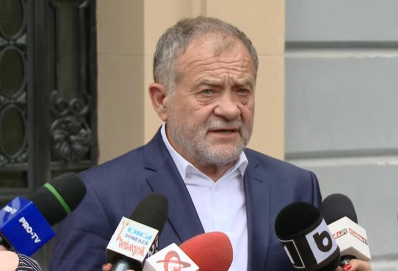 Dumitru Buzatu a refuzat să poarte mască la ședința CJ Vaslui și a făcut scandal cu liberalii: „Vreţi să ne luăm la bătaie?”