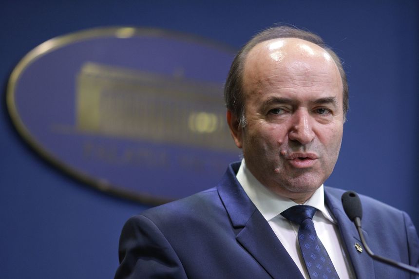 Rareș Bogdan vrea să-l vadă pe Tudorel Toader cu „cenușă în cap”