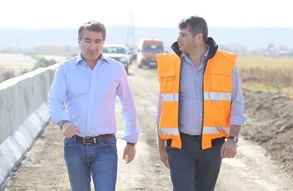 Contractul bănos al finului baronului de Neamț Ionel Arsene. Cum să faci un drum de 71 de kilometri în 7 ani și jumătate, pentru 55 de milioane de euro