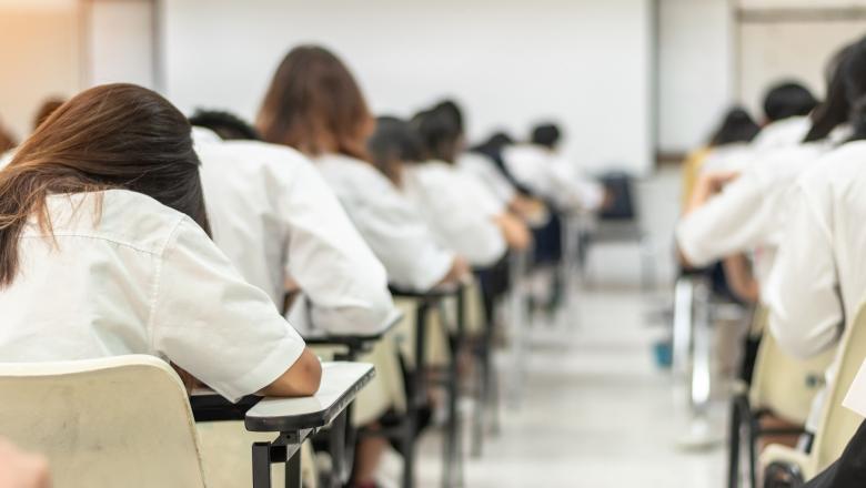 Este discriminatorie interzicerea accesului elevilor cu temperatură CNCD