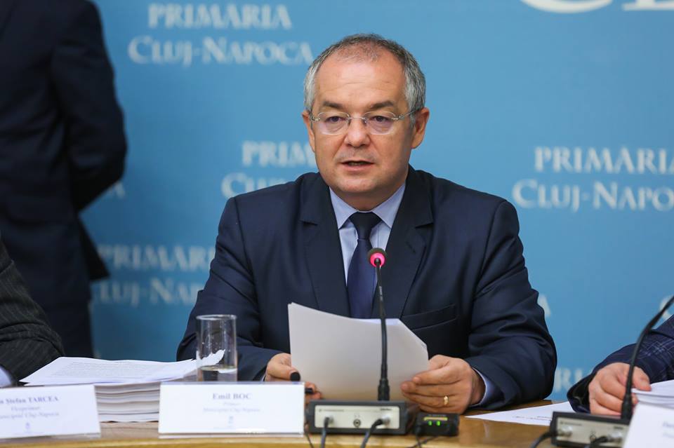 Emil Boc susține descentralizarea deciziilor în criza COVID