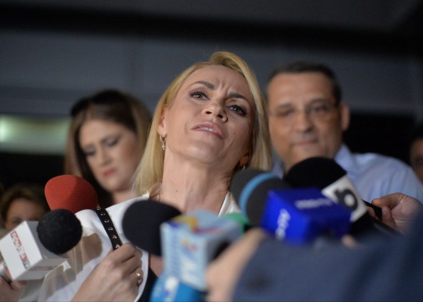 Gabriela Firea propune programul „Adoptă o statuie”