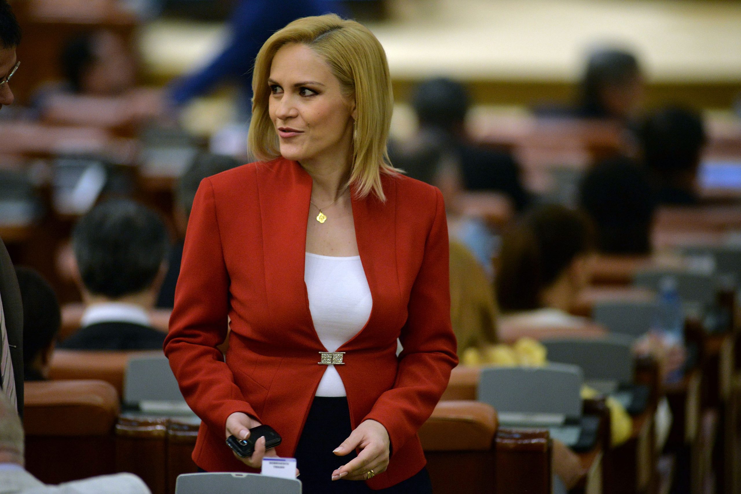 Gabriela Firea anunțase că va candida dar acum pare a se răzgândi