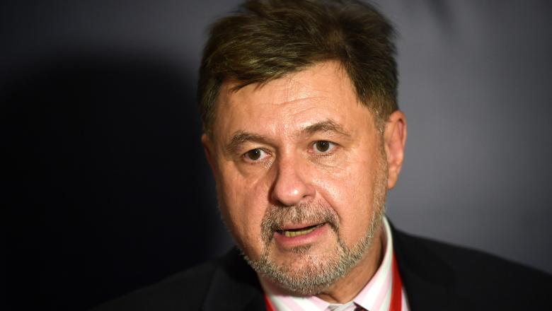 Transmiterea coronavirusului accentuată când oamenii interacționează