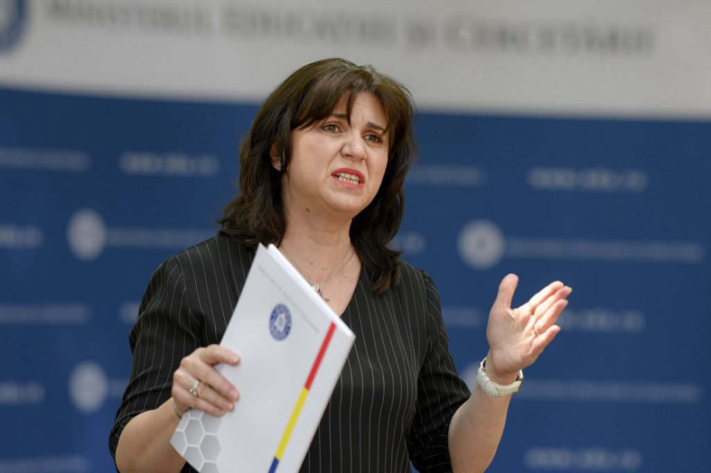 Monica Anisie a redus programa pentru examenele naționale