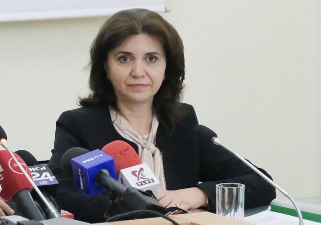 Măști pentru elevi și profesori vor exista în școli, a promis Monica Anisie