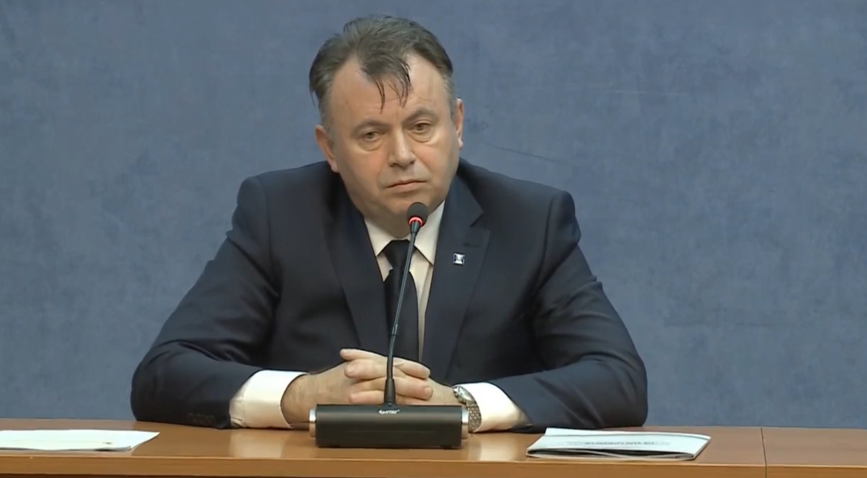 Măștile pentru persoane defavorizate ar fi trebuit livrate deja spune Tătaru