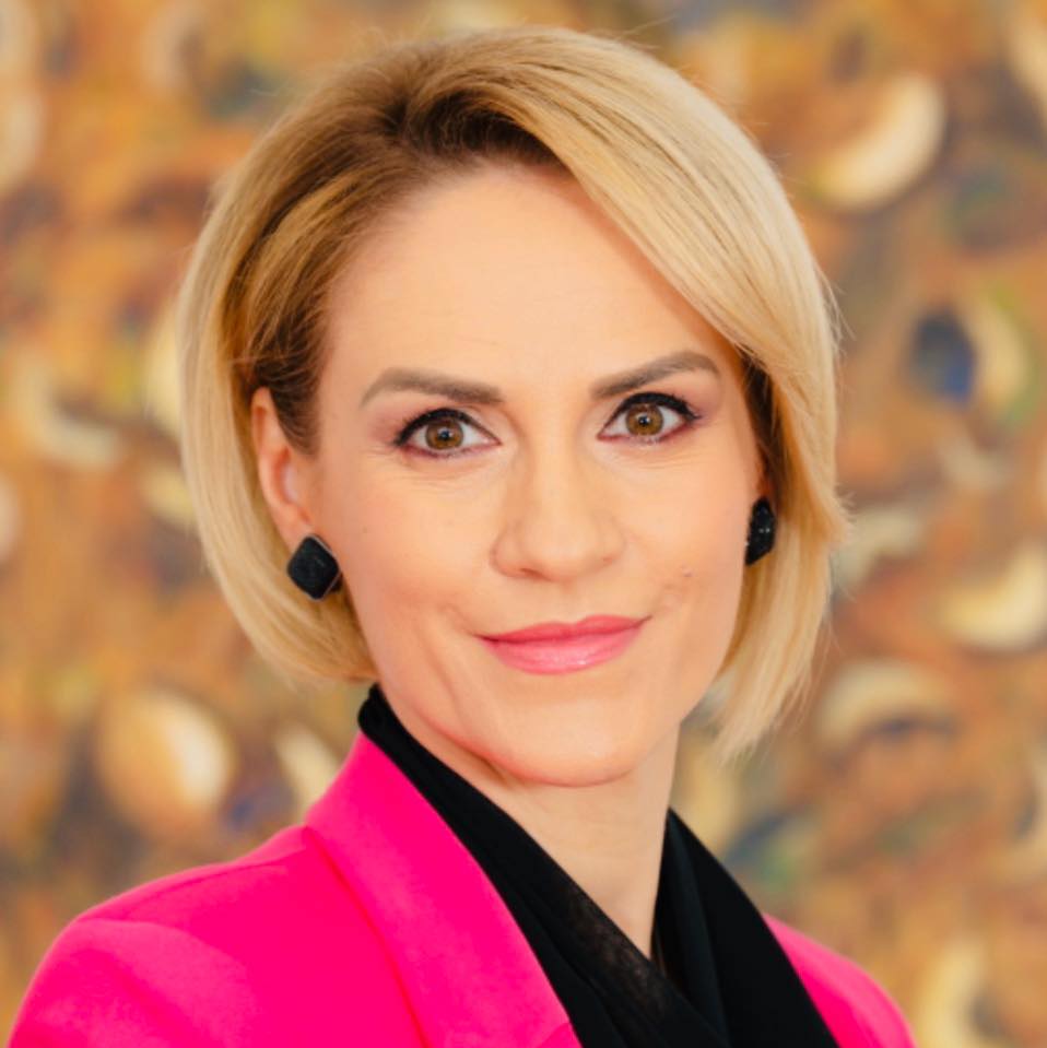 Nicușor Dan, după ce Gabriela Firea a postat o poză din Primărie cu mesajul „Tot aici și îmi place”: Sfidarea supremă la adresa bucureștenilor