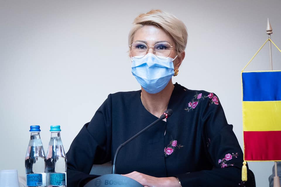 Raluca Turcan: Oare cum or să stea domnul Rafila şi domnul Cercel în aceeaşi echipă cu cei doi parlamentari PSD care se băteau într-o şaormerie?