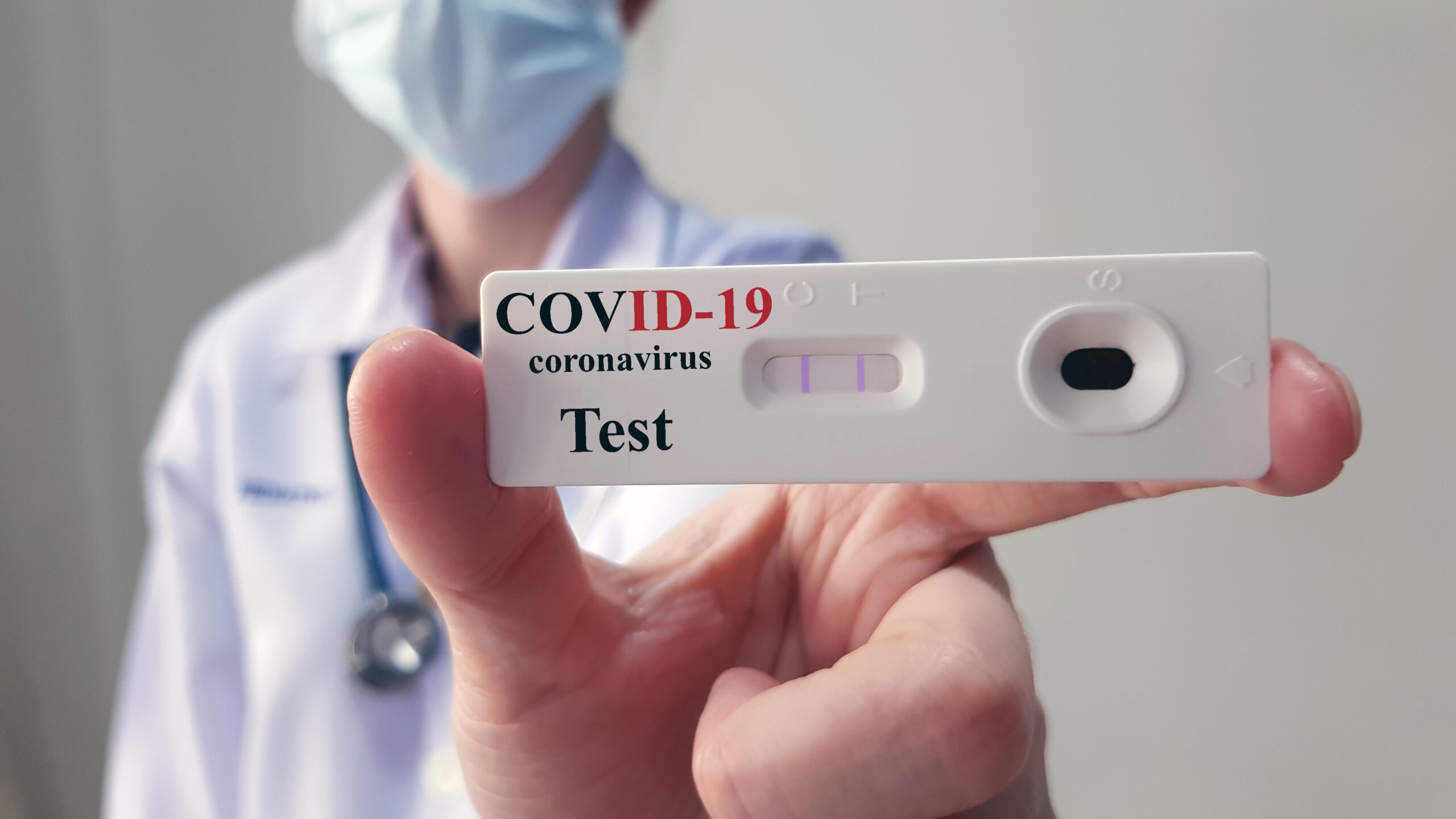 Teste antigen vor fi folosite în spitale de săptămâna viitoare