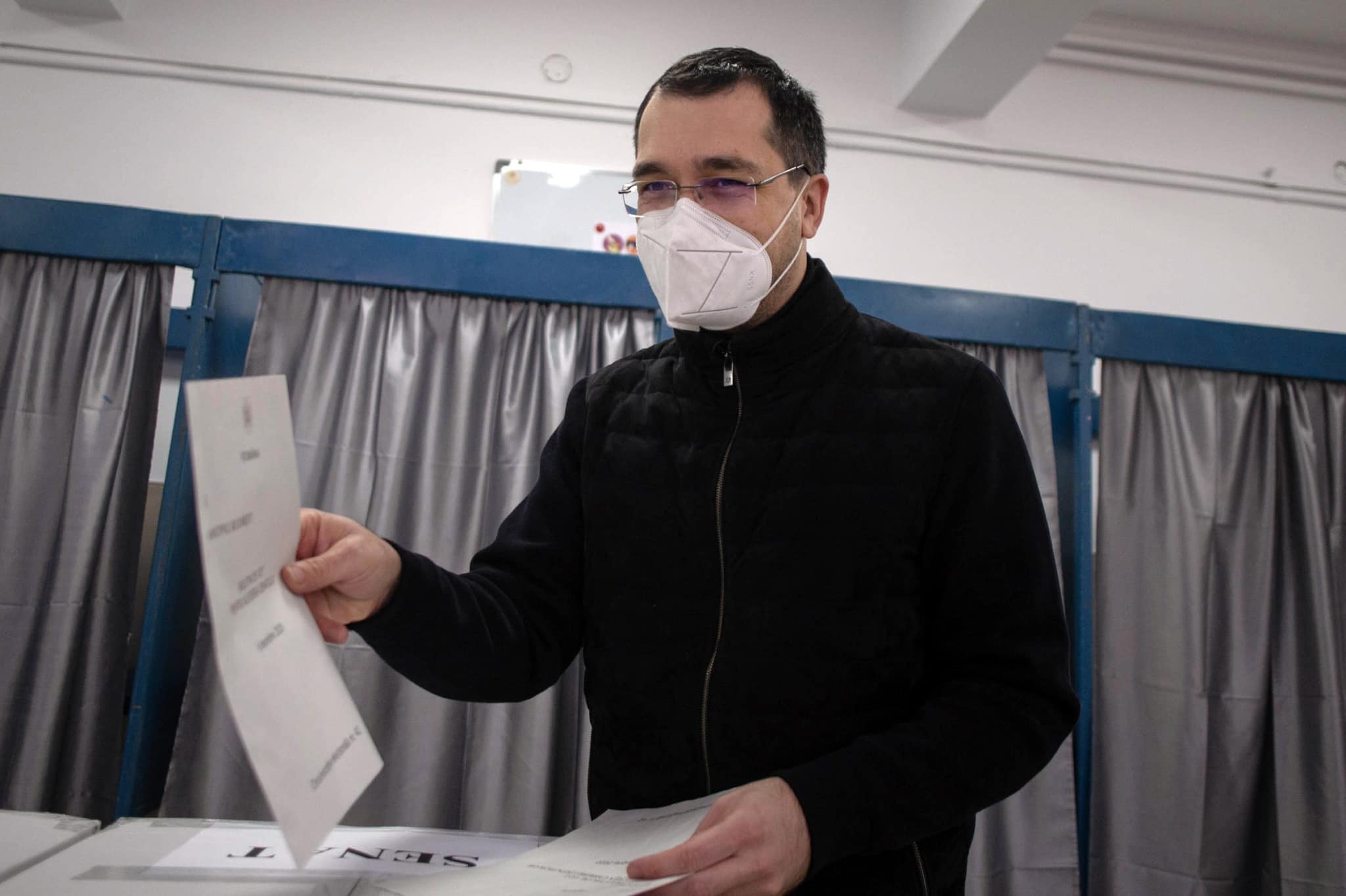 Scandal în USR PLUS: Vlad Voiculescu, „viceprimarul ales”, nu le mai răspunde colegilor la telefon și a lăsat baltă Primăria