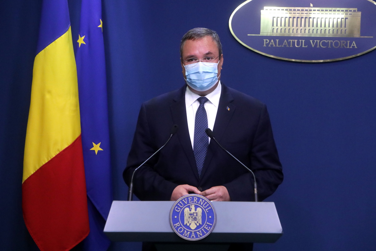 Nicolae Ciucă le cere românilor să stea acasă de Crăciun: „Ca cetățean, așa voi proceda în această perioadă”