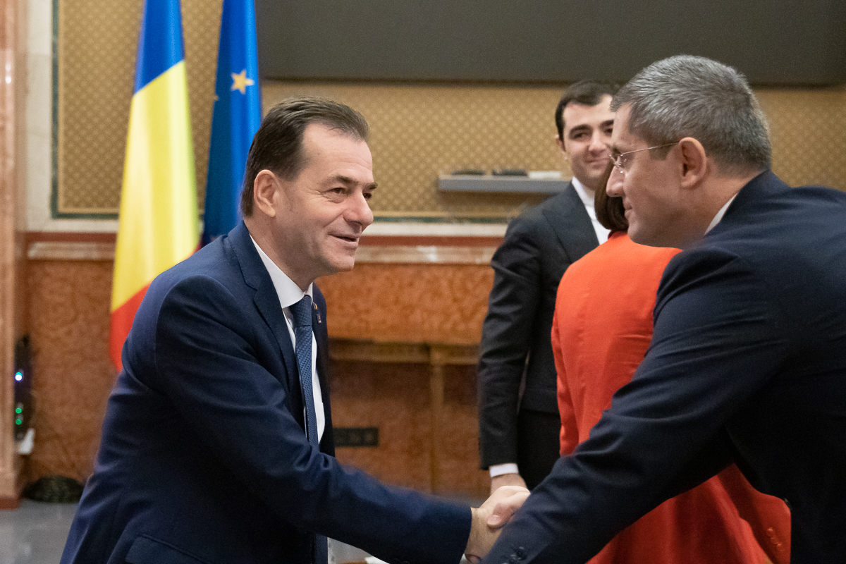 Ludovic Orban, Dan Barna şi Kelemen Hunor au o întâlnire la Vila Lac