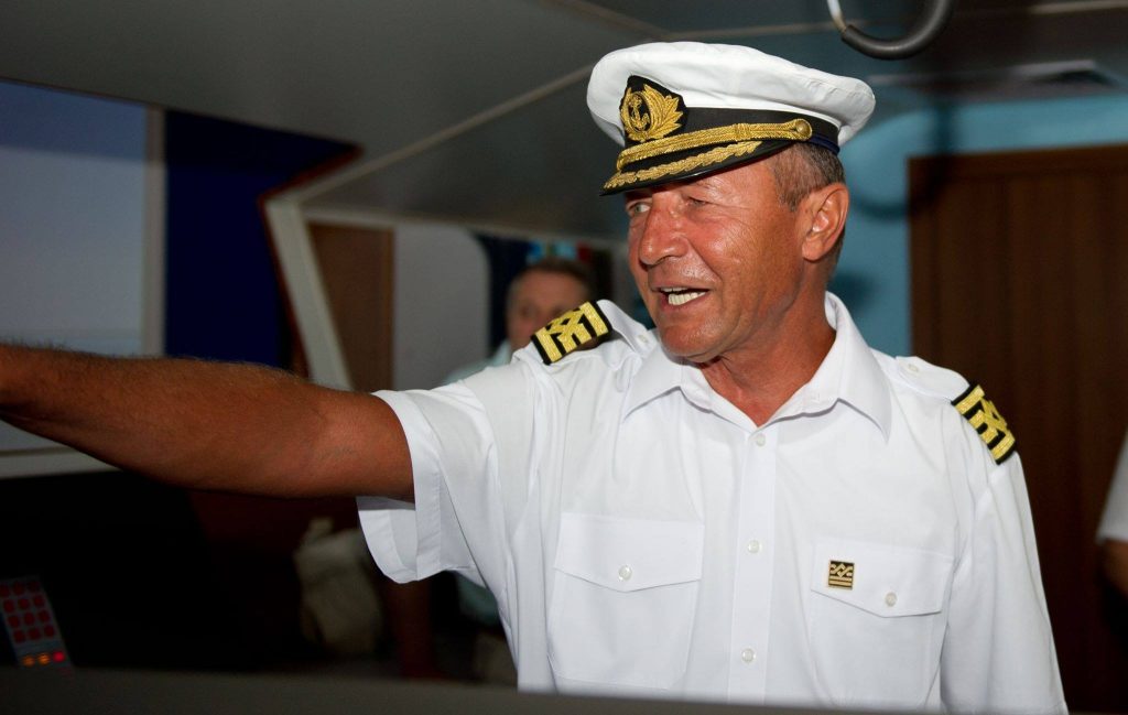 Traian Băsescu, ironie la adresa lui Trump, după violențele din SUA: “We're making America great again” - şi o face praf”