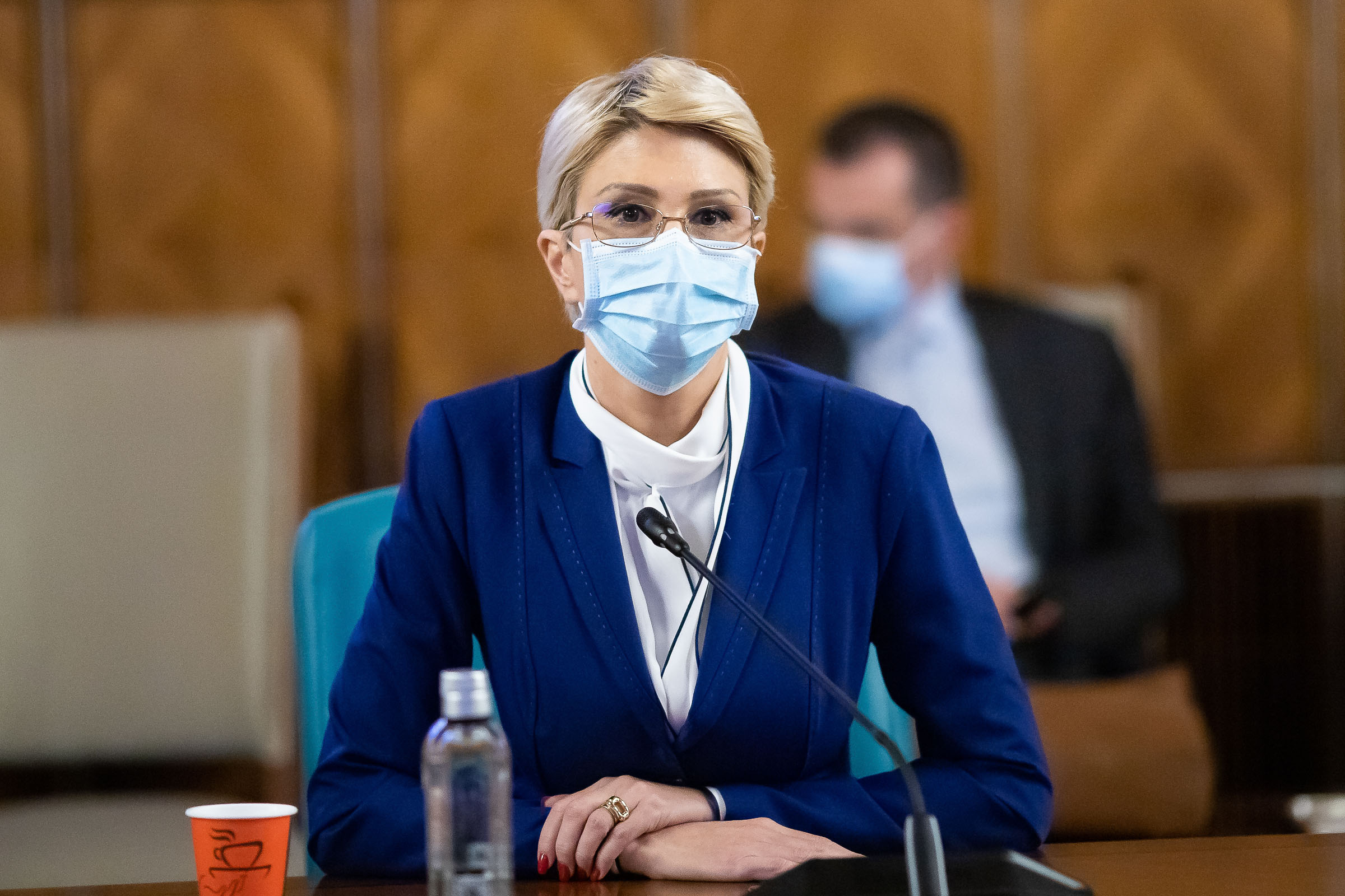 Raluca Turcan: Cea mai mare pensie din România, de 78.000 de lei, ar trebui să fie de doar 5.000 de lei, bani din contributivitate