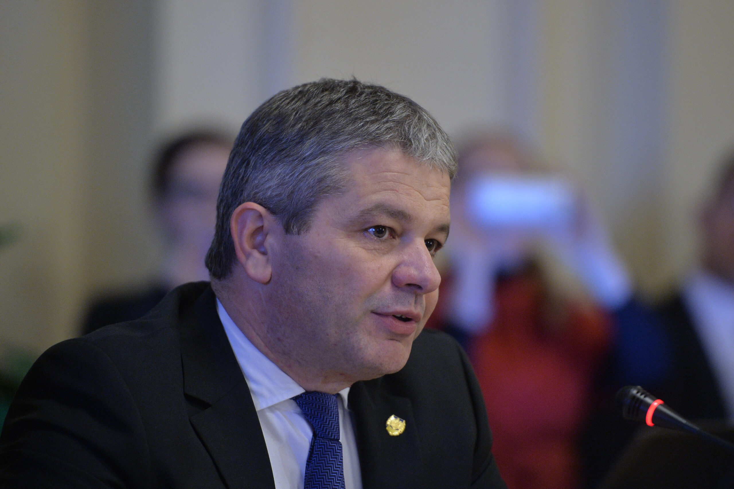 Etapa a doua a vaccinării a început cu stângul, consideră Florian Bodog