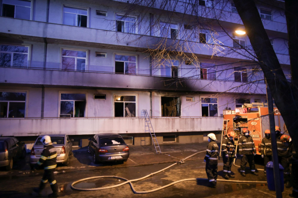 Incendiu la Spitalul Matei Balș vineri dimineaţă, focul a pornit de la parter