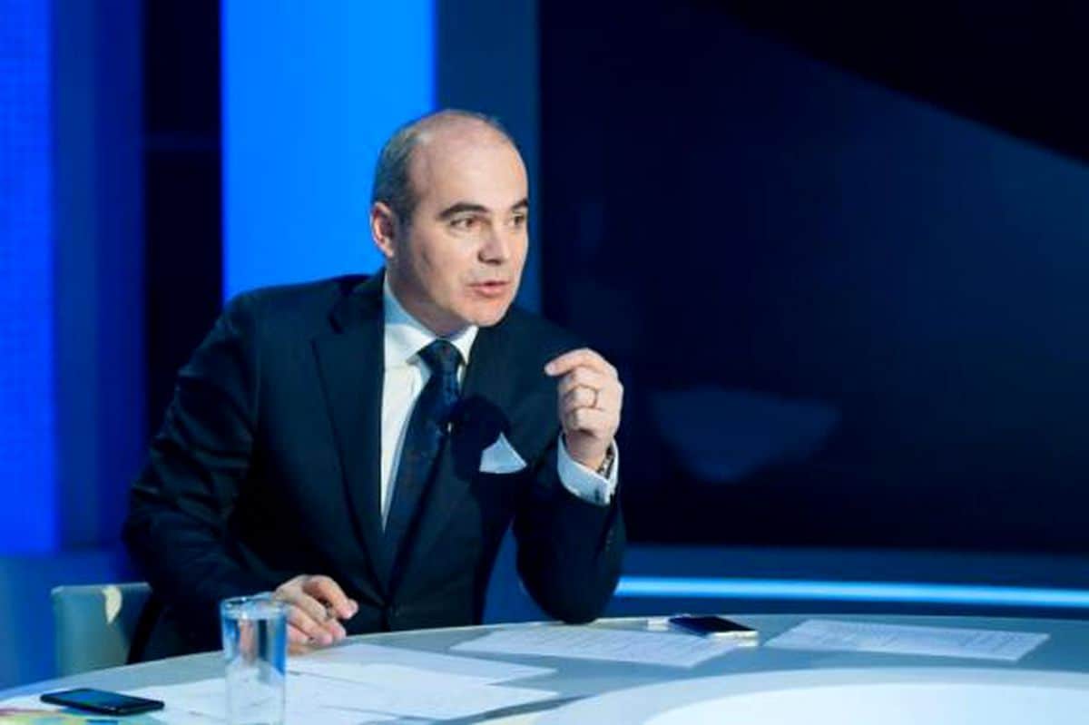 Rareş Bogdan regretă că a spus despre Ludovic Orban că i s-a umflat capul. Într-un interviu acordat DigiFM, prim vicepreşedintele liberal a precizat că a folosit o exprimare care nu îl caracterizează.
