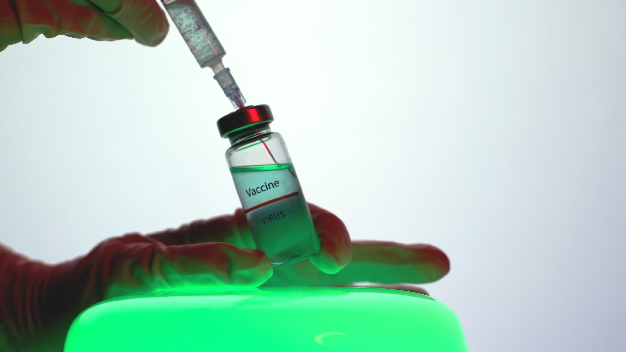 Vaccinul ARN mesager este sigur și nu afectează în niciun fel ADN-ul