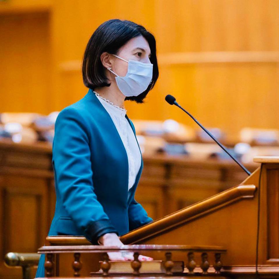 Violeta Alexandru publică un centralizator al sporurilor: Sunt peste 50. Unii bugetari au spor de consemn la domiciliu