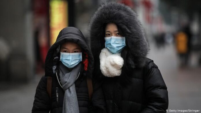 Limba COVID este cel mai nou dintre simptomele care apar la coronavirus