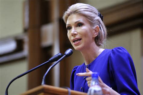 Cumularea pensiei cu salariul nu va mai fi permisă la stat