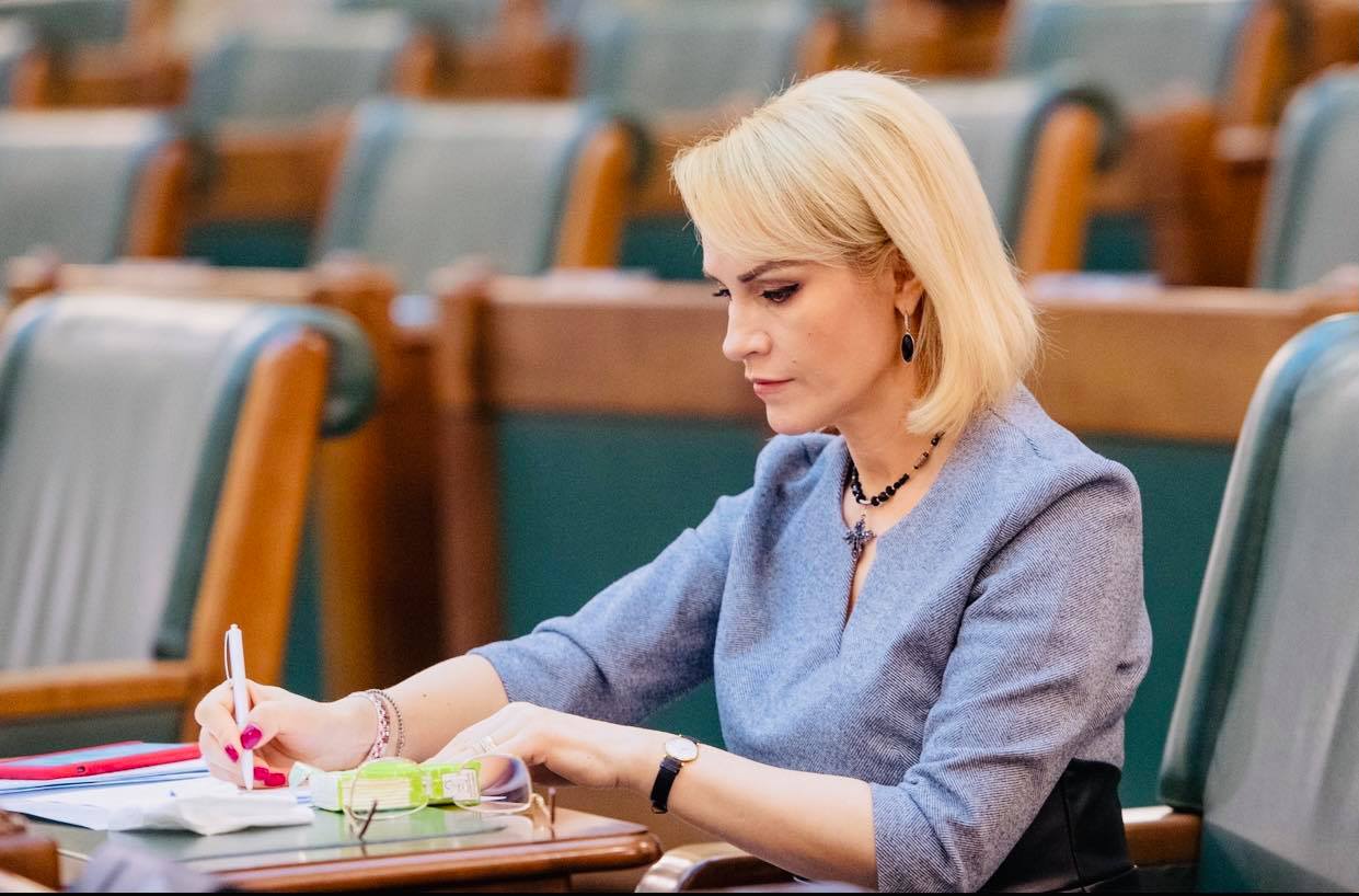 Gabriela Firea vrea explicații pentru interzicerea circulației mai devreme cu o oră: Cine, cum, când, unde ar putea fi un risc sporit de contaminare în intervalul de la 22:00 la 23:00?