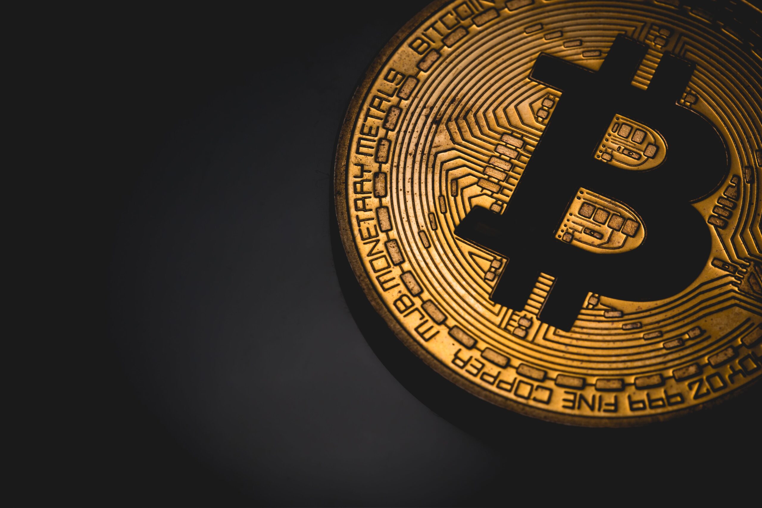 Tranzacțiile cu bitcoin și alte monede electronice sunt reglementate