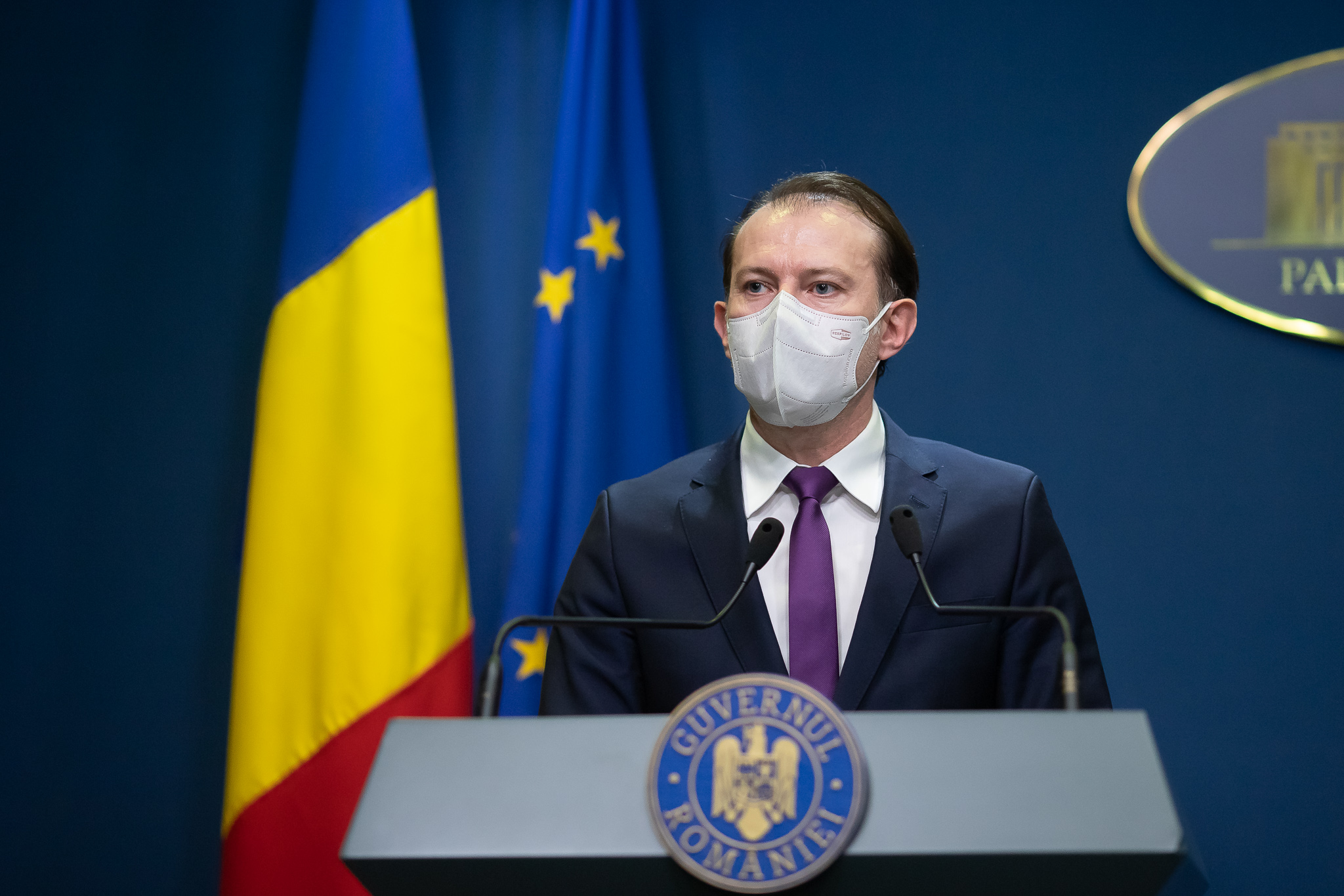 Florin Cîțu spune că salariile bugetarilor vor fi înghețate și anul viitor: Așa începe reforma. Statul ne trage în jos