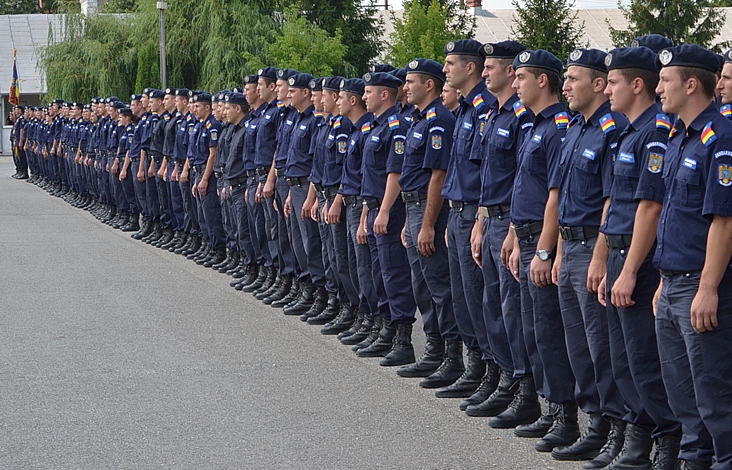 Petrecerea jandarmilor. 35 de jandarmi din Brașov au dat o petrecere