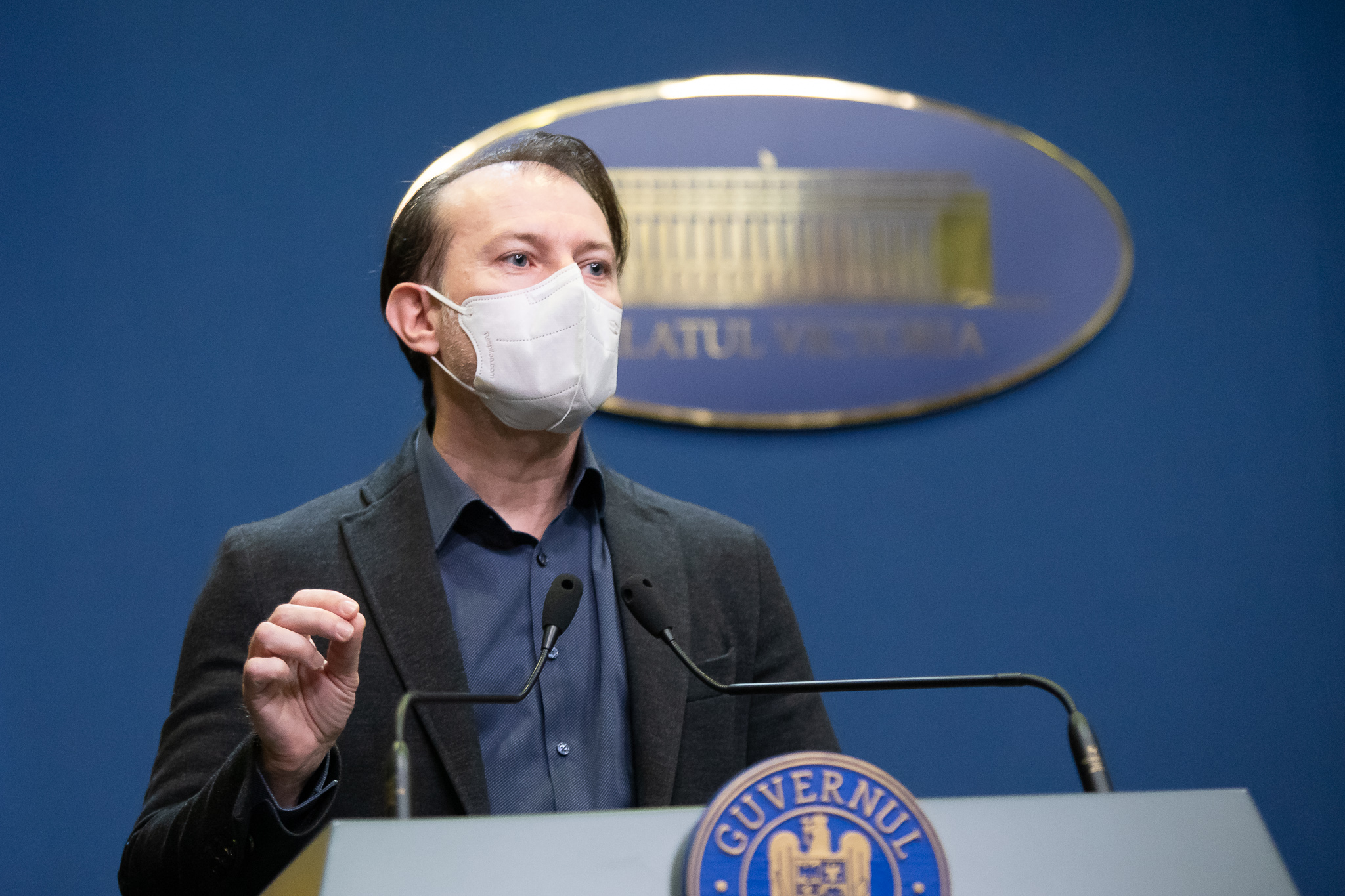 Florin Cîțu anunță că luni începe vaccinarea pentru populația generală: