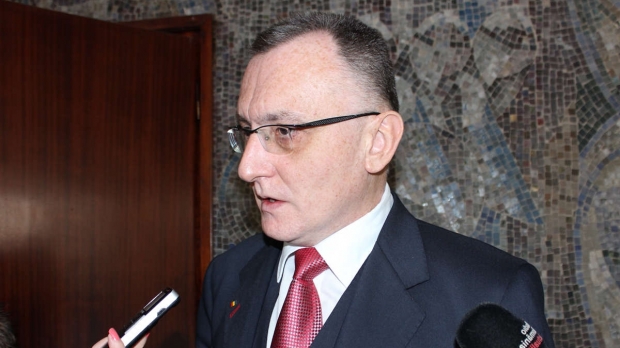 Testele rapide nu sunt folosite în școli, Sorin Cîmpeanu cere înlocuirea lor