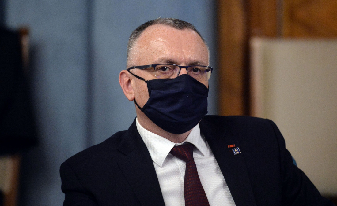 Examenele naționale se vor da în format fizic a spus Sorin Cîmpeanu