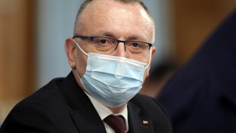 Predarea online a fost asigurată de mai puțin de jumătate din profesori