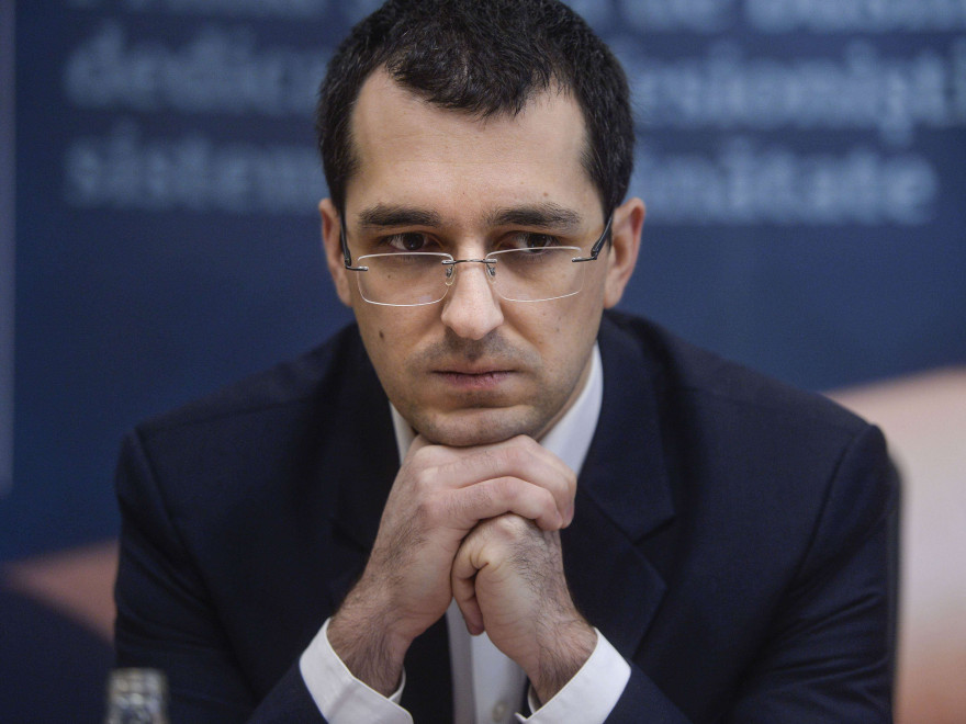 Moțiune împotriva lui Voiculescu depusă de PSD împotriva acestuia