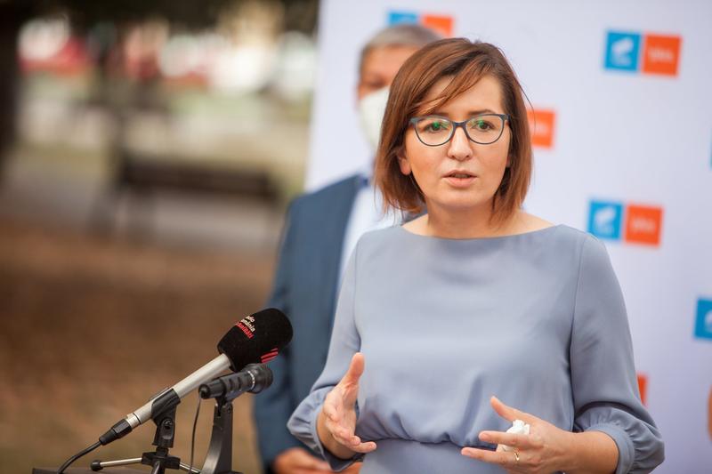 Renunțarea la masca de protecție în spațiile deschise. Când se va produce