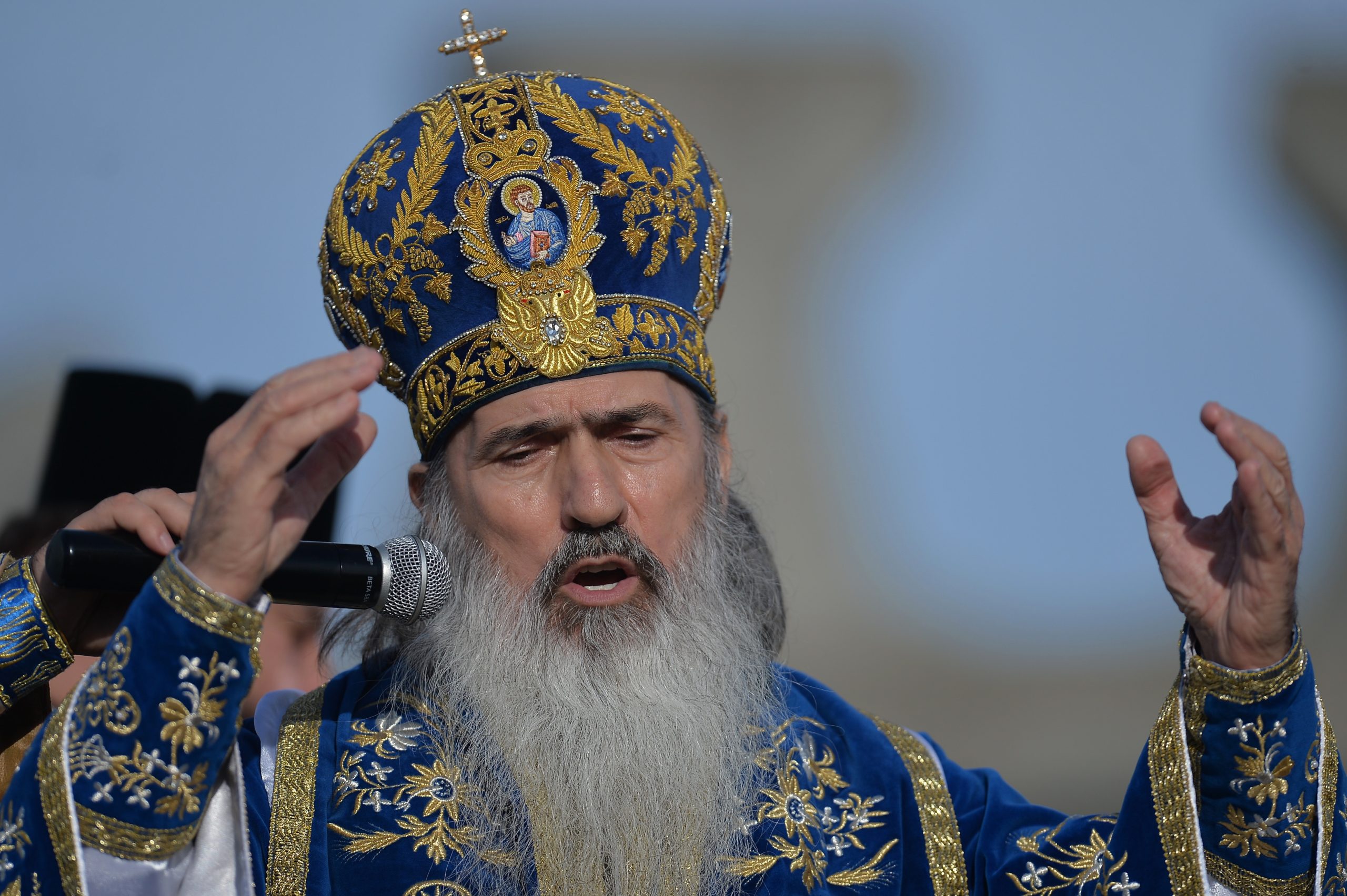 Teodosie Arhiepiscopul Tomisului, este aspru criticat chiar de BOR