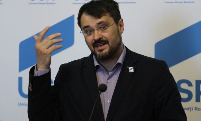 Moțiunea împotriva lui Cristian Ghinea este dezbătută luni