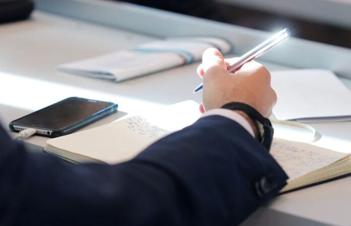 Evaluare Națională 2021. Elevii claselor a VIII-a susțin proba scrisă la Limba și literatura română